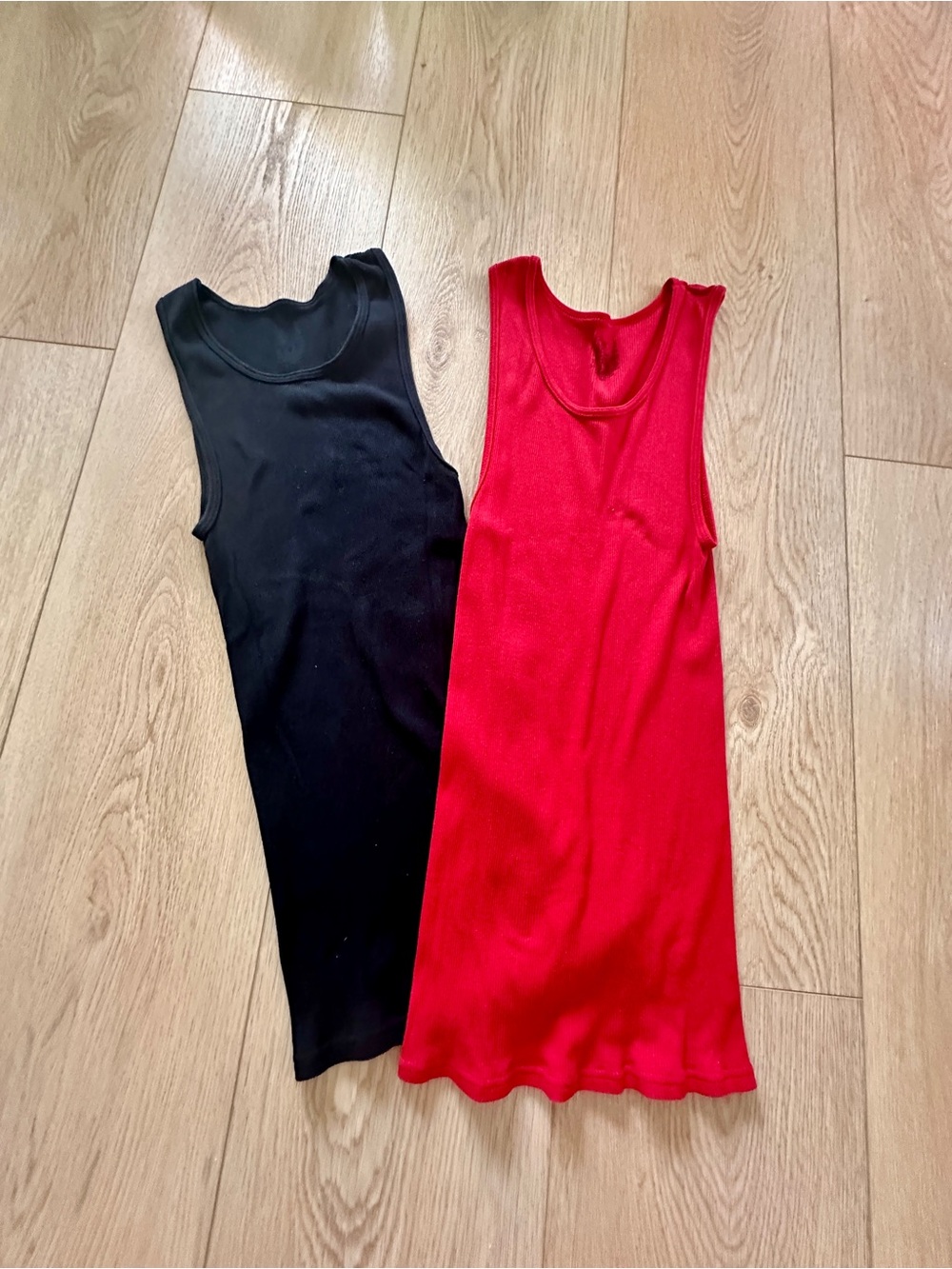 2 Pieces Black & Red Ribbed Tank Tops Small   Of The Room - Cotton! Stretchy. 👌🏼